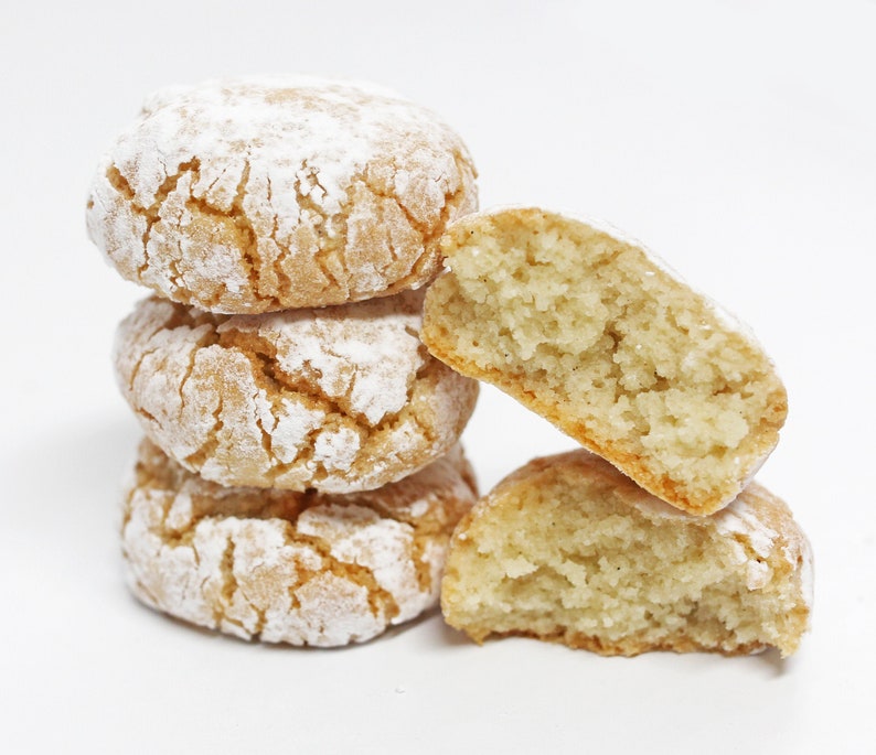 Best Amaretti cookies, 30 cookies, Soft and chewy Italian Amaretti, Fresh and delicious Amaretti cookies, Chana's Bakery 