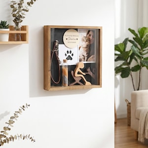Op de afbeelding: Een rustiek houten bord met de tekst "Welcome to our home" in een handgeschreven stijl. Het bord heeft een verweerde afwerking en een eenvoudig, uitnodigend ontwerp, perfect voor een veranda of entree.