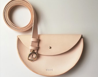 Große beige Leder Umhängetasche / Crossbody / Leder Hüfttasche / Leder Hüfttasche / Half Moon Fanny Pack / Halbmond Tasche