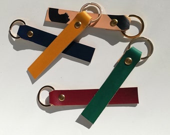 Coloured personalised leather keyring / personalised keyring / gift for him and her / gift ideas / leather keychain / leather loop bag tag