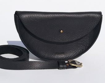 Schwarze Leder Half Moon Crossbody Tasche - strukturiert, Leder Hüfttasche, Leder Gürteltasche, Leder Bauchtasche, Leder Clutch