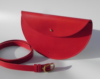 Grand sac à bandoulière demi-lune en cuir rouge bonbon / sac à bandoulière / sac banane en cuir / sac ceinture en cuir / sac banane / pochette en cuir