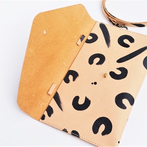 Hand Painted Leopard Shoulder/Clutch Bag / Leopard clutch bag / Leopard shoulder bag / Leather clutch bag / Leather shoulder bag / image 6
