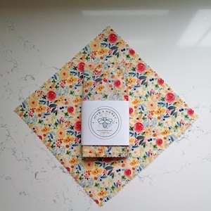 Beeswax Wrap Starter Pack - Reusable Food Wrap Set - Eco Friendly Gift -  Plastic Free Snack Bag - Watercolor Blooms - Kitchen Gift