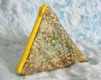 Dawn Meadow | Large - D4 Triangle Zipper Dice Bag