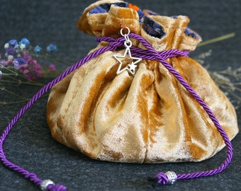 Ghostly dice bag with 8 pockets | Collapsable | Hard centre for rolling dice