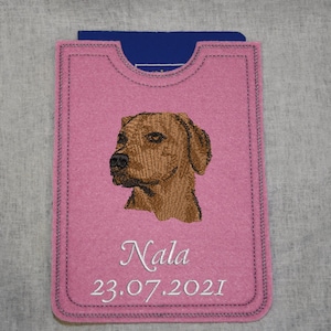 Heimtierausweis Rhodesian Ridgeback naturgetreu gestickt  auf Wunsch  mit Namen und Geburtsdatum des Hundes-- personalisierbar --