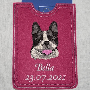 Heimtierausweis Boston Terrier naturgetreu gestickt  auf Wunsch  mit Namen und Geburtsdatum des Hundes-- personalisierbar --