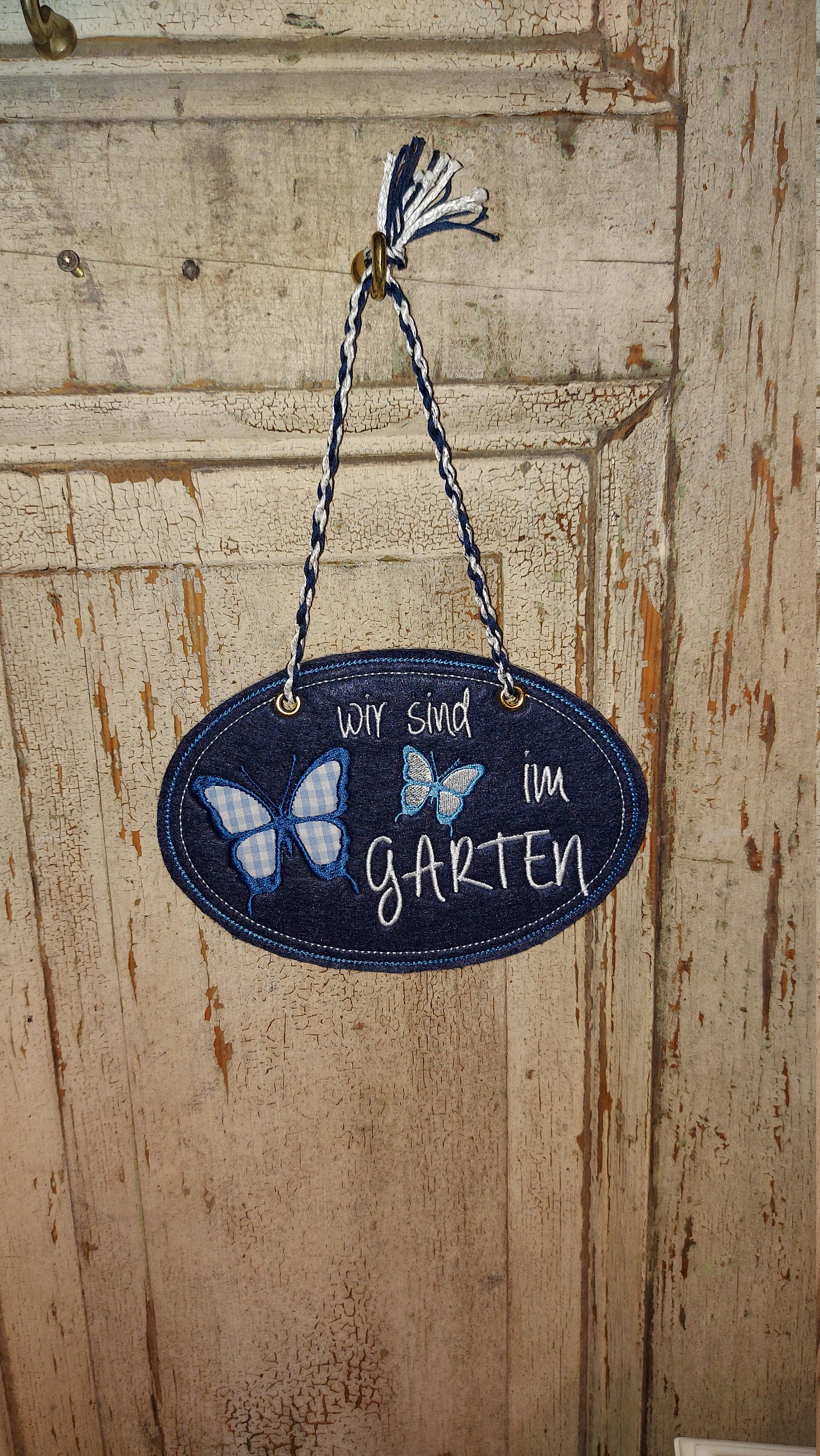 Schild Filzwir sind im Garten mit Schmetterlingen Etsy