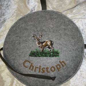 Felt seat cushion for hunters - whole deer embroidered - optional with name - foldable - 2nd option aluminum underside!