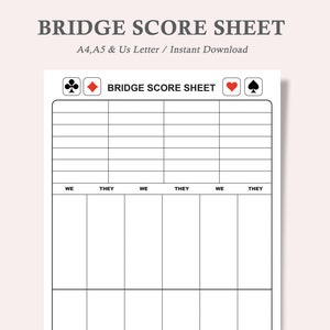 Puede incluir: Una hoja de puntuación de bridge imprimible con un diseño en blanco y negro. La hoja tiene espacios para registrar las puntuaciones de dos equipos, etiquetados como "Nosotros" y "Ellos". La hoja también incluye los cuatro palos de las cartas de juego: tréboles, diamantes, corazones y picas.