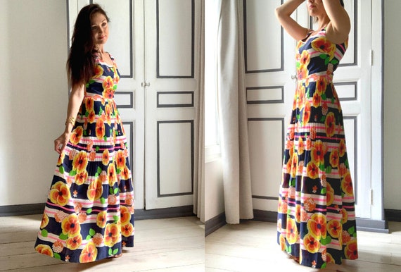 Rare Vintage 1970s Floral Print Pleated Maxi Dres… - image 3