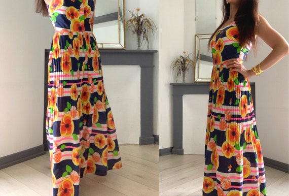 Rare Vintage 1970s Floral Print Pleated Maxi Dres… - image 1