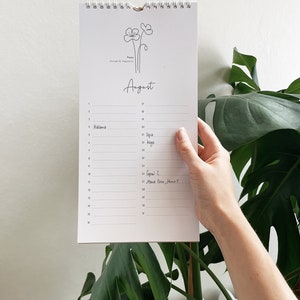 Perpetual wall calendar / Illustrated birth flower / for mindfulness and tracking important dates / 100% recycled paper / Elemente Design