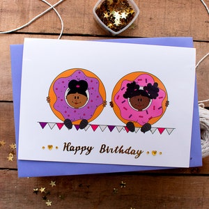 Deseo de cumpleaños - Ilustraciones lindas - Tarjeta de cumpleaños con forma de dona - Magia de niña negra - Arte de niña negra - Tarjeta de cumpleaños de niña negra