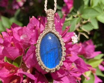 Blue Labradorite Macrame Pendant Necklace: Healing Stone Jewelry