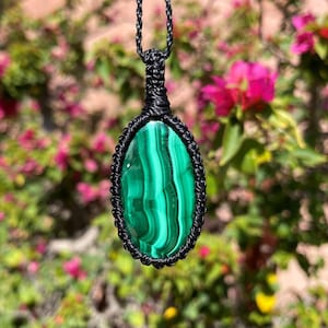 Handmade Malachite Macrame Necklace: Adjustable Gemstone Pendant