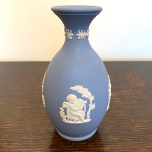 Petit vase vintage en jaspe Wedgwood avec col étroit