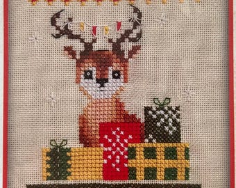 Cross Stitch Kit "Before The Holiday" beginner cross stitch adorable reindeer festive border holiday pattern pine tree gift boxes Christmas