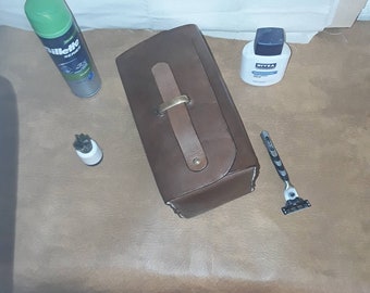 Leather wash bag