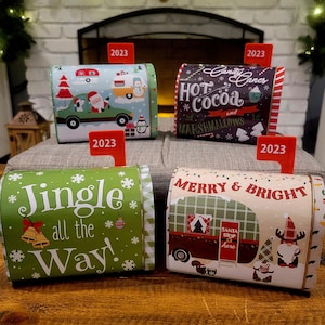 Kerst mini-brievenbus blikken dozen met huidig jaar op vlag/feestartikelen/cadeaukaarthouder