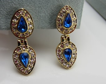 Vintage Türklopfer-Ohrclips in Goldton mit blauen tropfenförmigen Kristallen