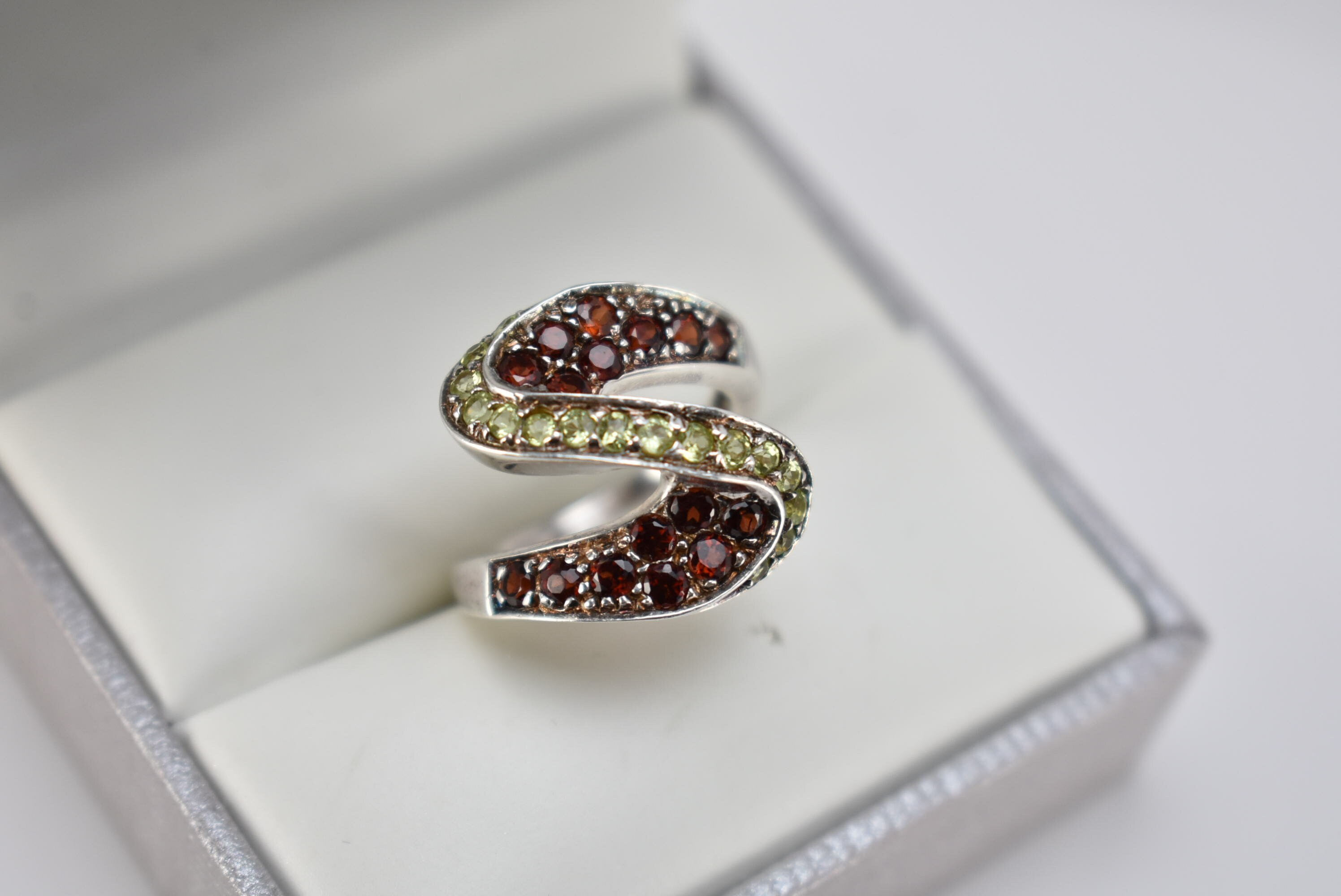 Sterling Silver Garnet and Prasiolite Ring Statement Ring with Zig Zag Design Size 7