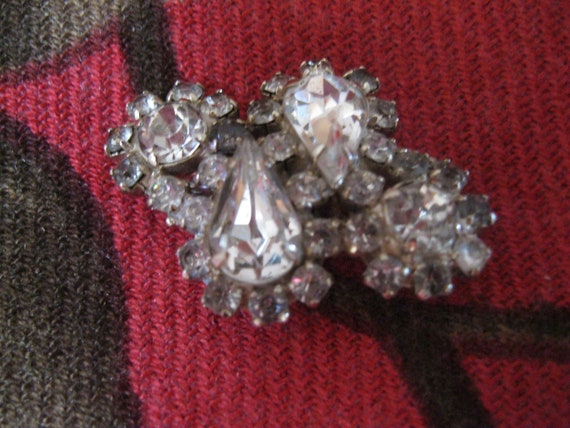 Vintage 1930's Crystal Glass Brooch - image 1