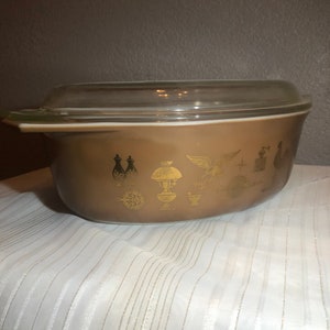 Vintage Pyrex Casserole Dish Brown and Gold 1970’s