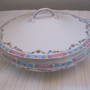Pope and Gosser China Co. Vintage Soup Tureen