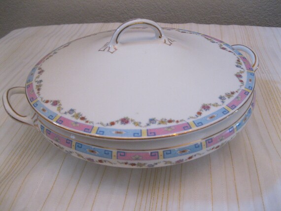 Pope and Gosser China Co. Vintage Soup Tureen