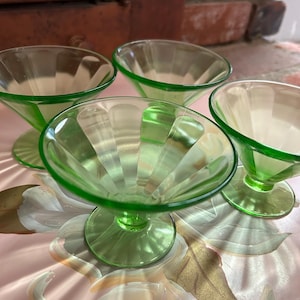 Federal Glass Co Vaseline Glass Ice Cream Dessert Dishes Set 4 Vintage 1930&#39;s Glows under black light