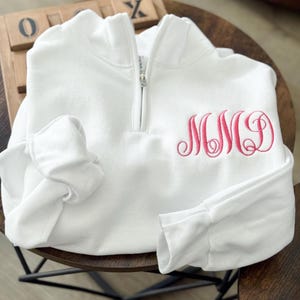 Sudadera con cremallera de un cuarto y monograma, Sudadera con iniciales bordadas personalizadas, Regalo personalizado para mamá, mejor amiga, dama de honor