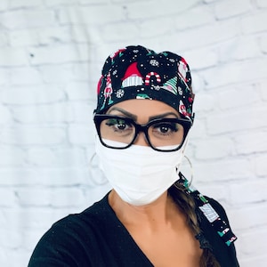 Surgical cap, Christmas Scrub Cap, Scrub Cap with buttons, holiday scrub cap, nurse cap, dental scrub cap, nurse hat, Gnome scrub, PPE