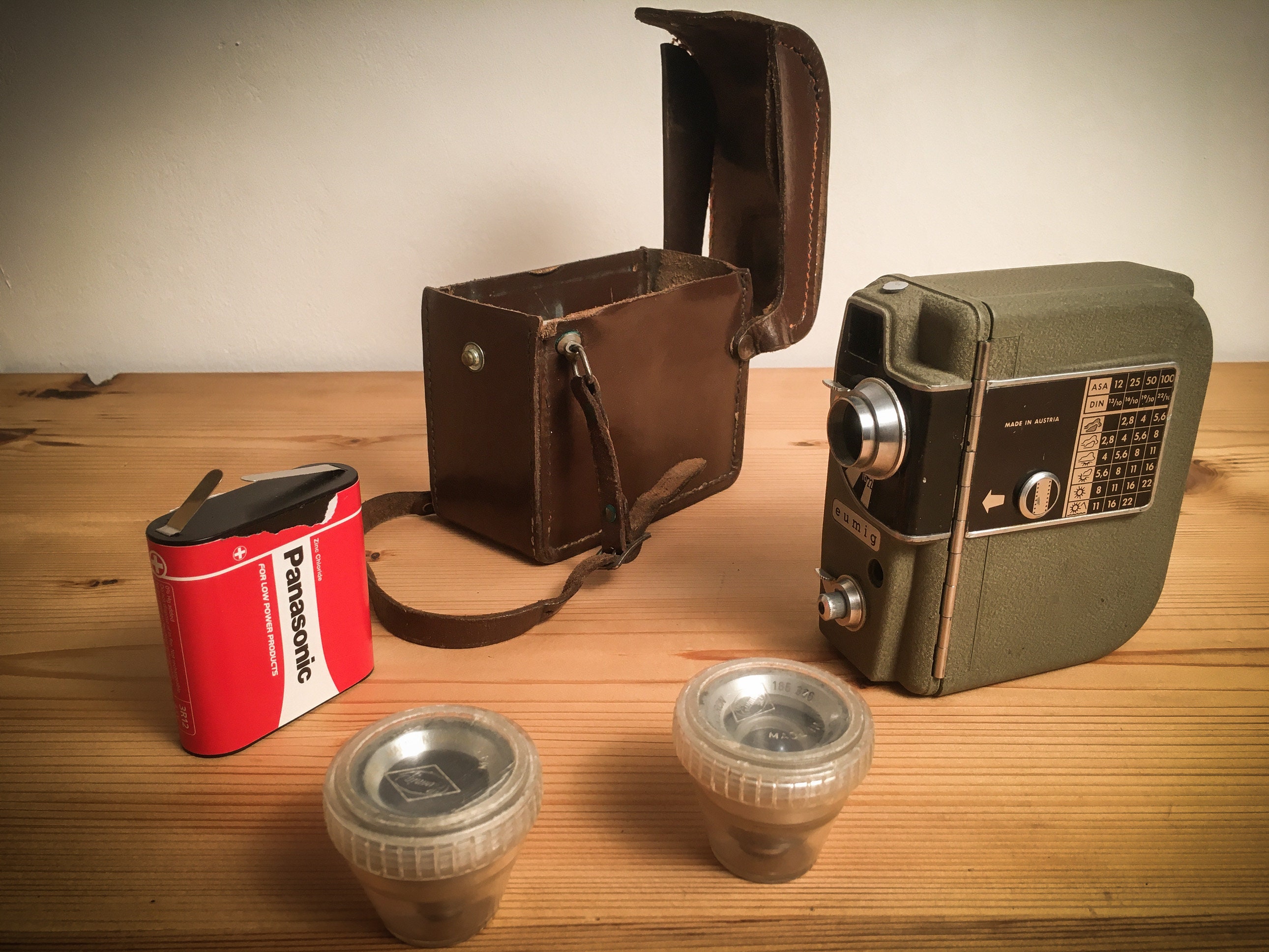 Caméra film double 8 mm (AP-97-1967) - Collection - Catalogue