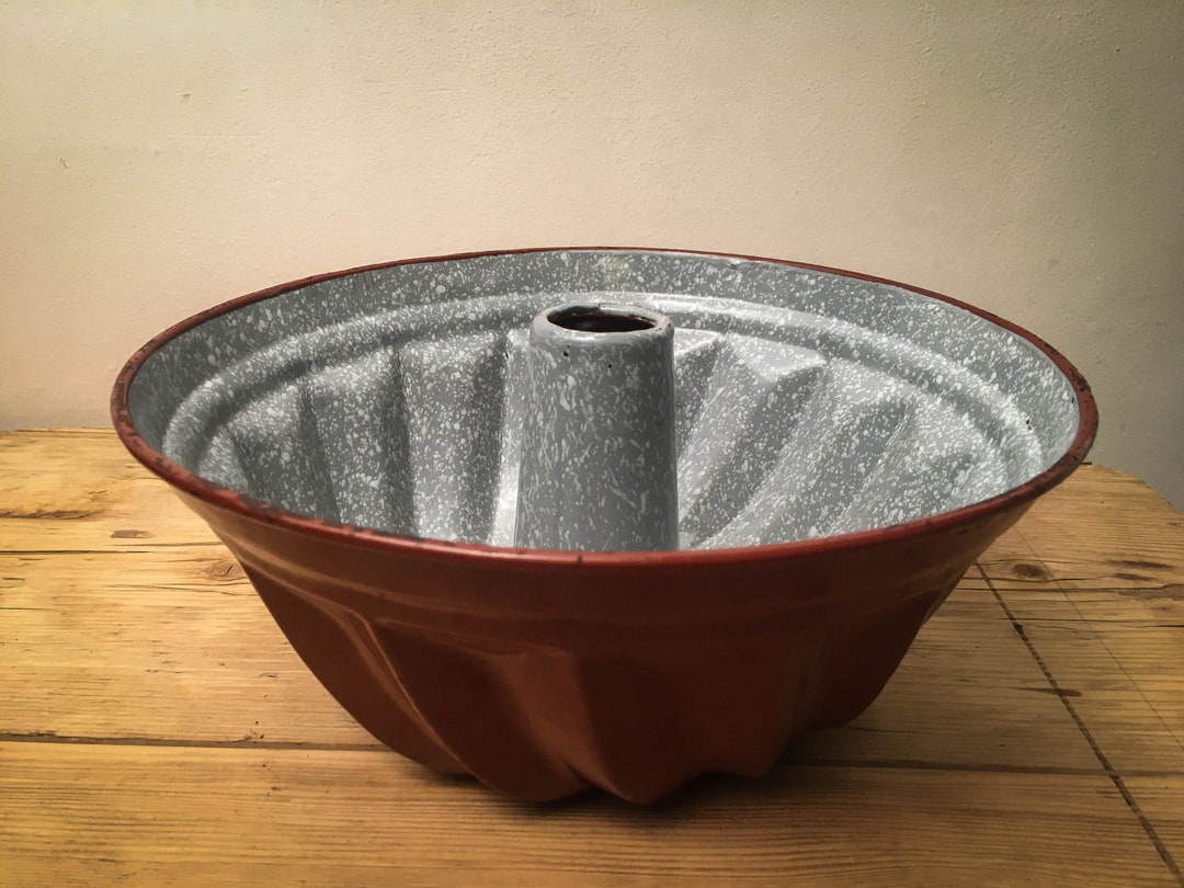 Vintage Enamel Tube Pan Angel Food Cake Pan Bundt Pan Etsy