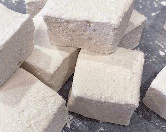 Vanilla Bean Marshmallows.  Gourmet Handcrafted Marshmallows. Great for Hot Chocolate, S'mores, Fondue. 1 Dozen