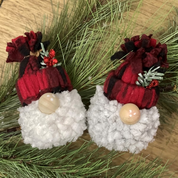 PLUSH Buffalo Plaid Gnome Santa Pompoms