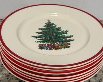 Taylor Smith and Taylor Set of Seven 7 Vintage Holly Spruce Salad Dessert Plates
