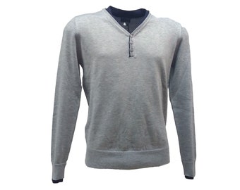 Long-sleeved V-neck wool winter pullover knittes made in Italy, mens winter clothing
