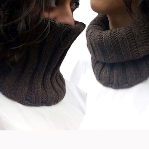 Gift Knitted Neck Warmer, cashmere neck warmer, loop scarves, coarse wool scarf made in Italy, unisex/soft