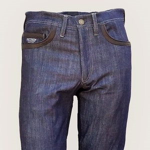 Jeanshose in Übergröße mit Kontrast-Ledertaschen, Five-Pocket-Jeans für Herren, Slim Fit-Jeans, Made in Italy,