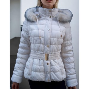 Parka-Jacke mit Fellkapuze, handgefertigter Parka in Italien, Parka mit Gürtel