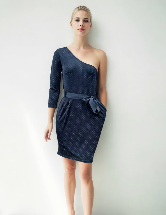 One shoulder stretch polka dot dress with pockets and removable sleeve - Elegant dress Made in Italy One shoulder stretch polka dot dress with pockets and removable sleeve - Elegant dress Made in Italy