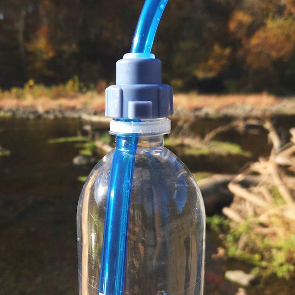 Sistema adaptador de tubo de hidratación para botella Smartwater Soda Fiji de 28 mm: ¡úselo como una Camelbak o una Osprey!
