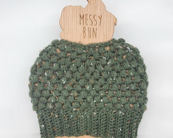 Gehaakte, rommelige muts, muts, handgemaakt, winter, Claire Bun muts, knot, muts, volwassene, groene vlek, mosterd, meisjes