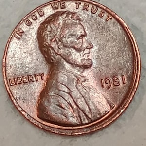 1981 off center Lincoln memorial penny one cent no mint mark obv error letters on the rim errors vintage penny one cent coin error broadstru