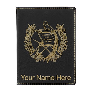 Portapasaporte LaserGram de piel sintética con la bandera de Guatemala y grabado personalizado incluido