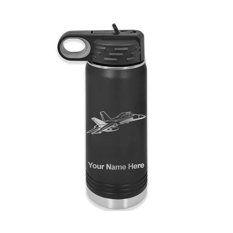 Puede incluir: Botella de agua de acero inoxidable negro con una silueta gris de un avi&oacute;n de combate y el texto "Your Name Here" grabado en el lateral.