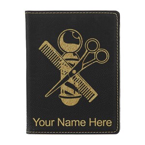 Portapasaporte LaserGram de piel sintética, poste de barbería, grabado personalizado incluido